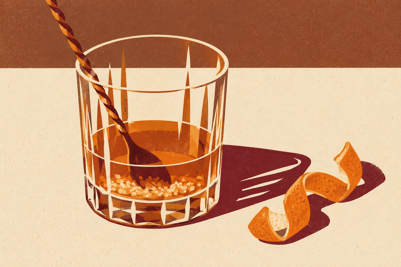 Old Fashioned wird im Tumbler mit dem Barlöffel gerührt, am Boden liegt halb aufgelöster Zucker, daneben ein Streifen Orangenschale